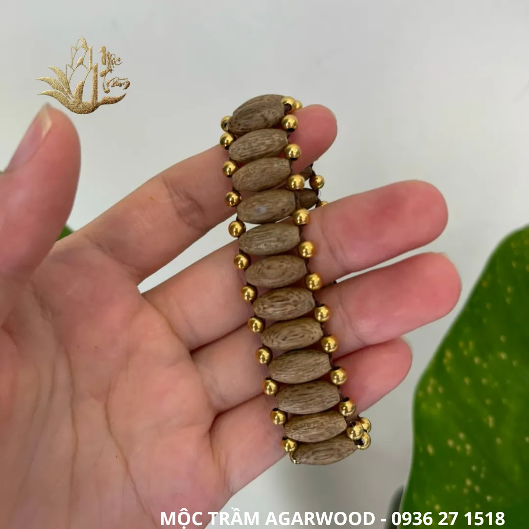 Vietnamese Kien Toc Agarwood Bracelet – Luxury Watch-Style Oud Bracelet with Gold-Plated Beads